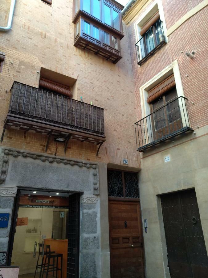 El Patio Del Convento Apartment Toledo Ngoại thất bức ảnh
